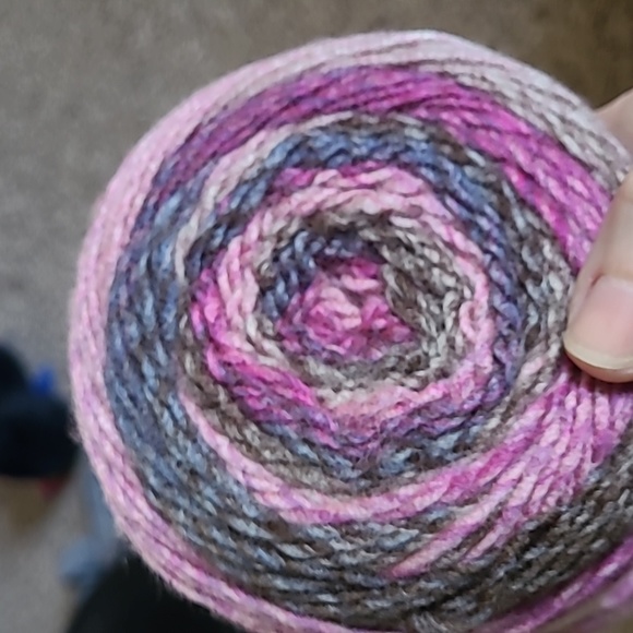 Lion Brand Ferris Wheel Lot of Two skeins Yarn 100% acrylic quality super soft ! - Picture 7 of 10